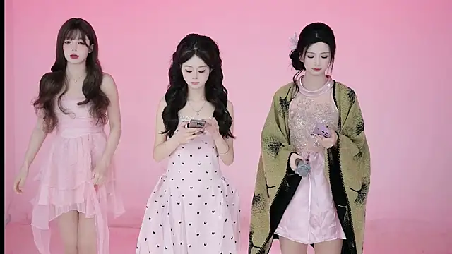 Snapshot of Hot-dance520 chatting on 11/18/25, 02:16 Hot-dance520 online show from 11/18/25, 02:16