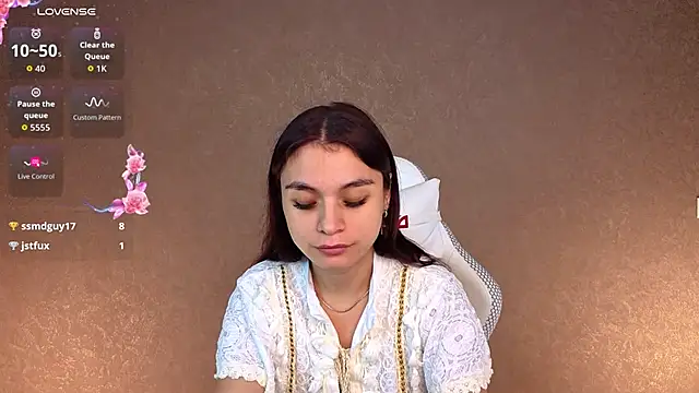 Leila Hefner online show from 09/12/25, 03:06