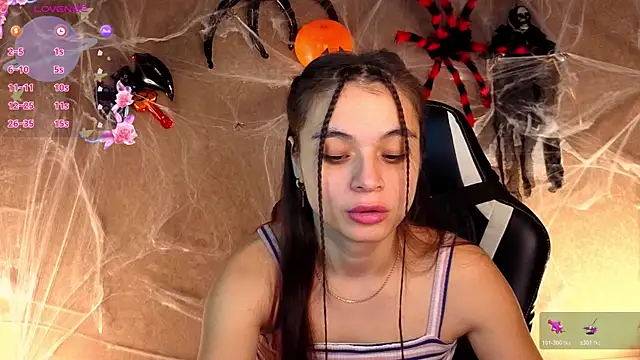 Leila Hefner online show from 11/04/25, 02:48