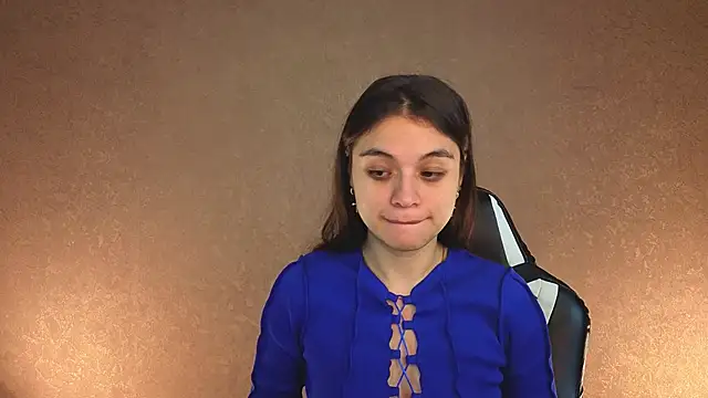 Leila Hefner online show from 11/13/25, 02:59