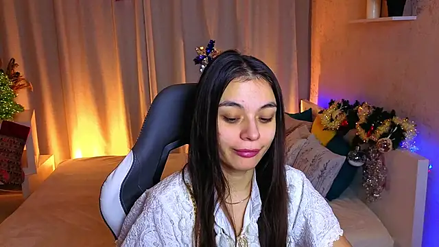 Leila Hefner online show from 12/05/25, 02:43