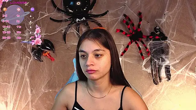 Leila Hefner online show from 10/15/25, 02:43