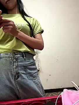 crhong666 online show from 10/07/25, 12:11