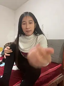 Snapshot of crhong666 chatting on 11/15/25, 12:03 crhong666 online show from 11/15/25, 12:03