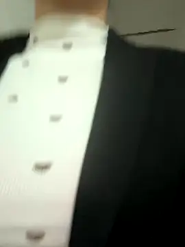 Snapshot of crhong666 chatting on 11/04/25, 12:25 crhong666 online show from 11/04/25, 12:25