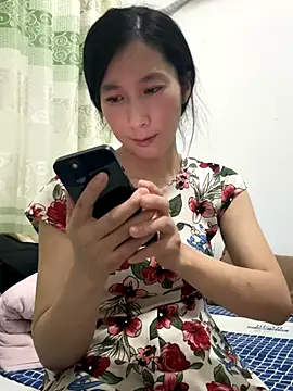 crhong666 online show from 09/17/25, 01:24