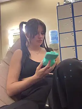 kimberlyy77 online show from 09/26/25, 06:15