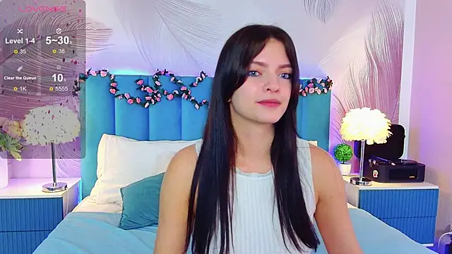 Snapshot of kimberlyy77 chatting on 11/10/25, 07:02 kimberlyy77 online show from 11/10/25, 07:02