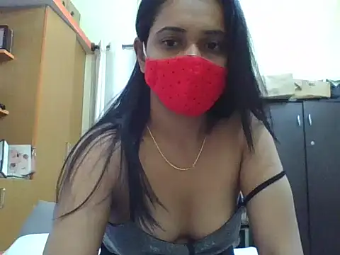 Curvyqueenz online show from 12/18/25, 05:50