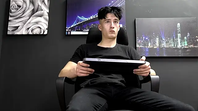 SirReed online show from 12/19/25, 09:55