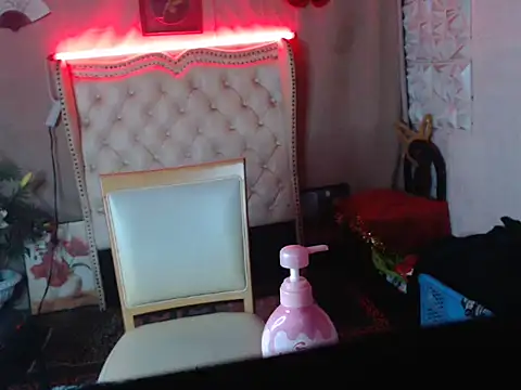 miss laila  online show from 10/01/25, 10:09