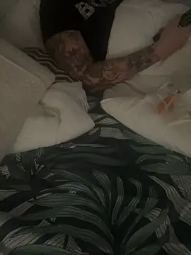 LesAmantsAE2 online show from 02/04/26, 07:58