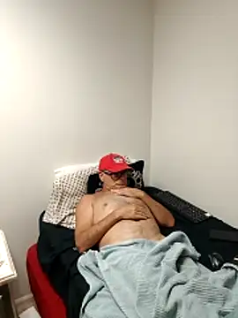 pareja-40-20 online show from 03/08/26, 02:04