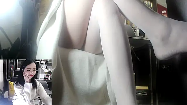 Eileen-L online show from 10/28/25, 12:59