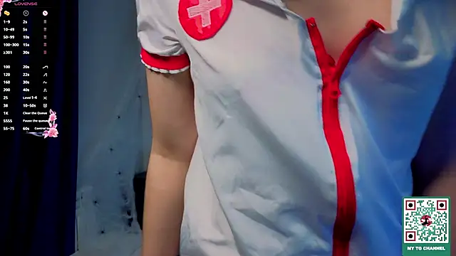 Honeey Beee online show from 10/30/25, 04:26