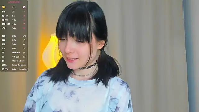 Honeey Beee online show from 09/23/25, 07:43