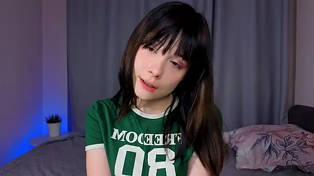 Honeey Beee online show from 10/23/25, 04:05