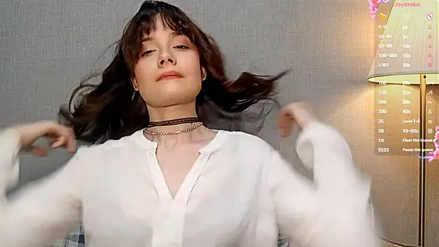 Honeey Beee online show from 12/16/25, 06:34