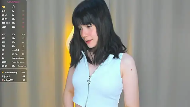 Honeey Beee online show from 09/24/25, 07:20