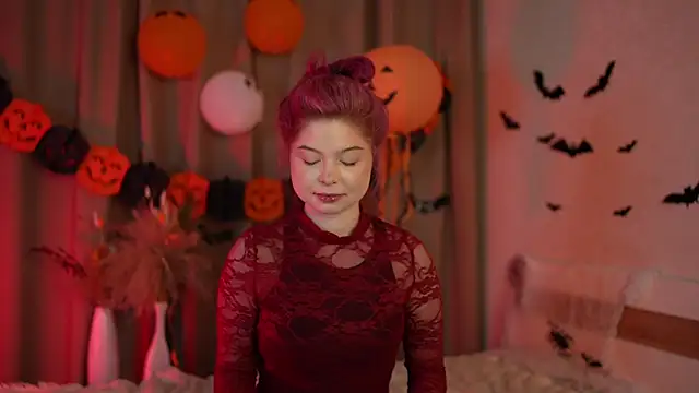 Stella Vanila online show from 10/28/25, 11:36