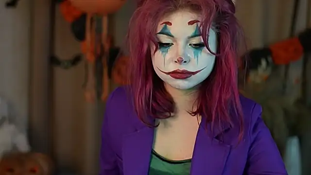 Stella Vanila online show from 10/31/25, 11:11