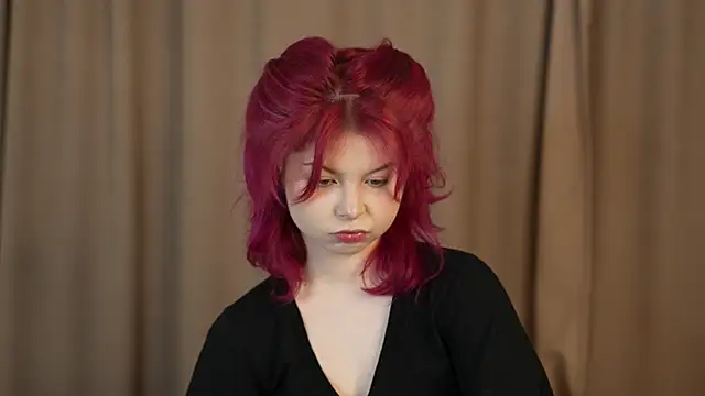 Stella Vanila online show from 10/22/25, 12:21