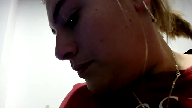 Snapshot of dominant_hipss chatting on 10/01/25, 01:33 dominant hipss online show from 10/01/25, 01:33