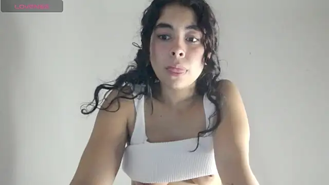 lily robertss  online show from 04/16/26, 02:56