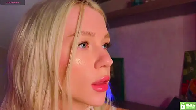 KittenFang online show from 04/06/26, 10:55