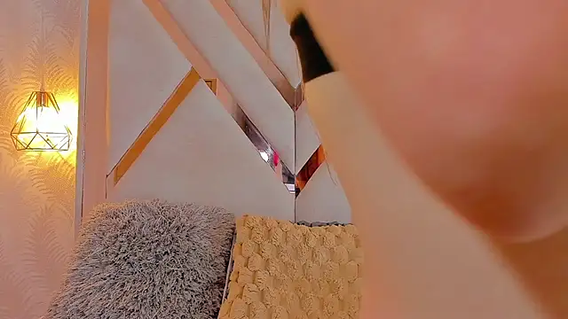 anni honeyriveras online show from 09/24/25, 07:09