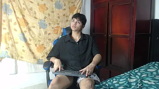 alice julls online show from 05/27/26, 06:37