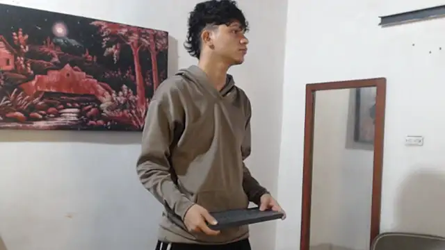 alice julls online show from 10/24/25, 04:55