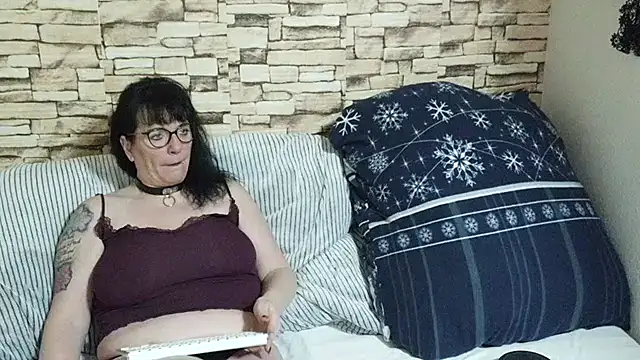 honey47 online show from 02/09/26, 07:56