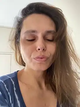 SashaMuller89 online show from 12/20/25, 06:00