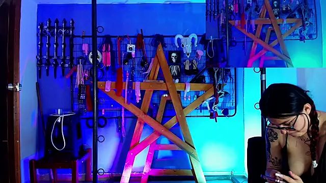 Misstresss aurora bdsm online show from 10/30/25, 03:09