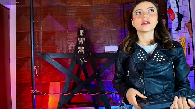 Misstresss aurora bdsm online show from 05/28/26, 02:23