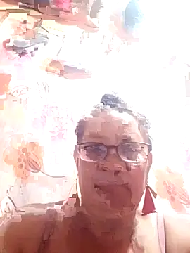 Snapshot of vickyhot1966 chatting on 09/28/25, 09:38 vickyhot1966 online show from 09/28/25, 09:38