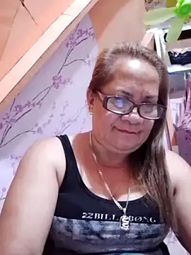 Snapshot of vickyhot1966 chatting on 06/05/26, 07:52 vickyhot1966 online show from 06/05/26, 07:52