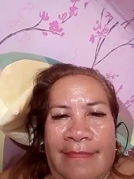 Snapshot of vickyhot1966 chatting on 11/02/25, 09:36 vickyhot1966 online show from 11/02/25, 09:36