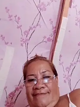 Snapshot of vickyhot1966 chatting on 11/29/25, 06:24 vickyhot1966 online show from 11/29/25, 06:24