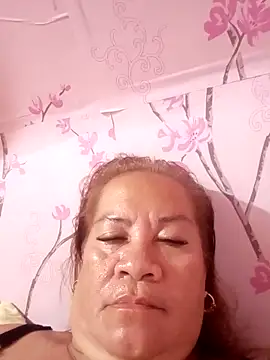 Snapshot of vickyhot1966 chatting on 10/22/25, 09:35 vickyhot1966 online show from 10/22/25, 09:35