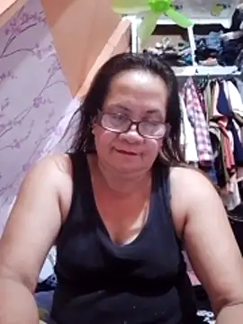 Snapshot of vickyhot1966 chatting on 05/20/26, 11:18 vickyhot1966 online show from 05/20/26, 11:18