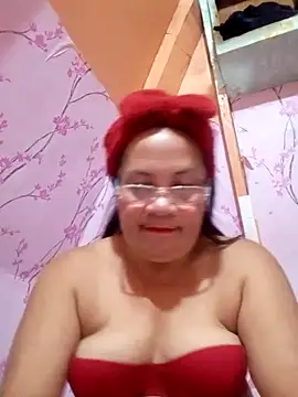 Snapshot of vickyhot1966 chatting on 09/25/25, 10:32 vickyhot1966 online show from 09/25/25, 10:32