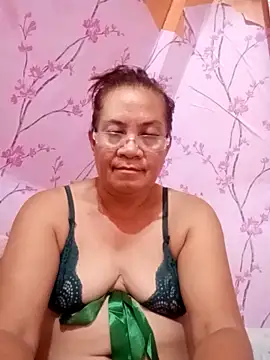 Snapshot of vickyhot1966 chatting on 09/14/25, 04:35 vickyhot1966 online show from 09/14/25, 04:35