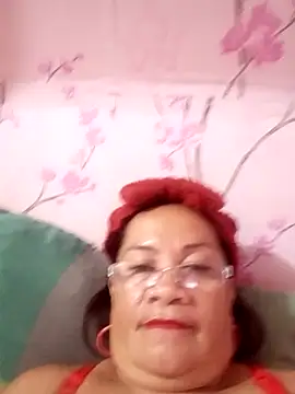 Snapshot of vickyhot1966 chatting on 09/20/25, 09:47 vickyhot1966 online show from 09/20/25, 09:47