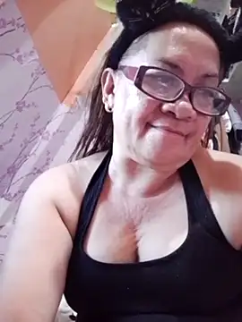 Snapshot of vickyhot1966 chatting on 06/18/26, 08:13 vickyhot1966 online show from 06/18/26, 08:13