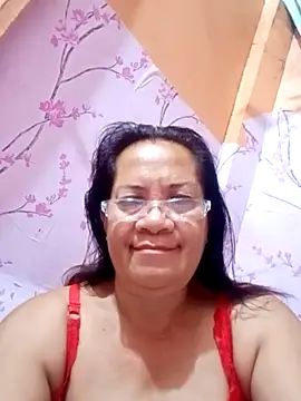 Snapshot of vickyhot1966 chatting on 09/19/25, 09:41 vickyhot1966 online show from 09/19/25, 09:41
