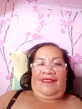 Snapshot of vickyhot1966 chatting on 09/24/25, 10:22 vickyhot1966 online show from 09/24/25, 10:22