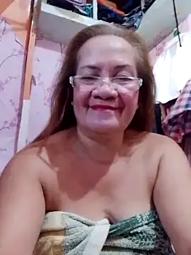 Snapshot of vickyhot1966 chatting on 03/27/26, 08:26 vickyhot1966 online show from 03/27/26, 08:26