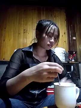 Dung-Thao19 online show from 10/13/25, 09:11